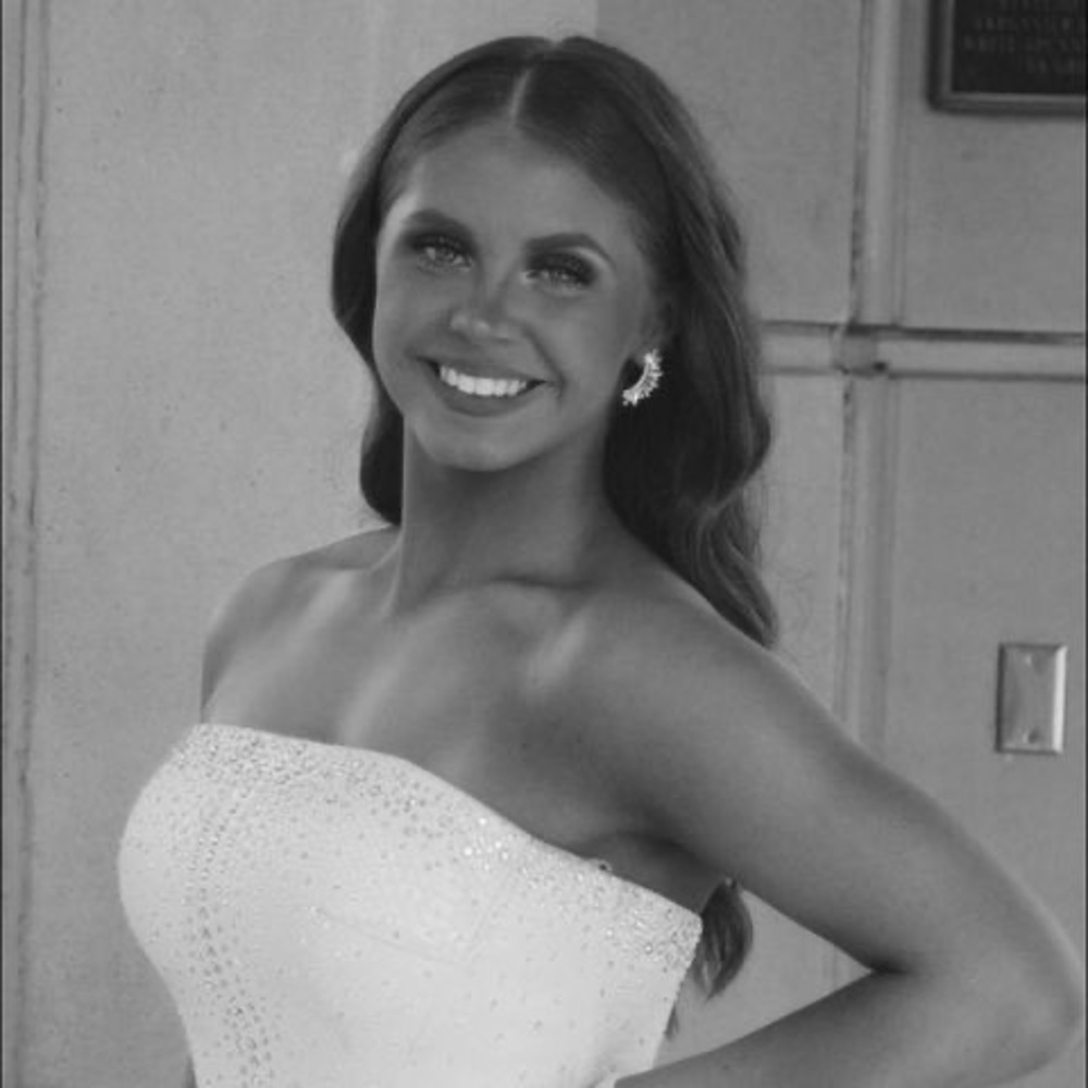 Meet your Posher, Laynie